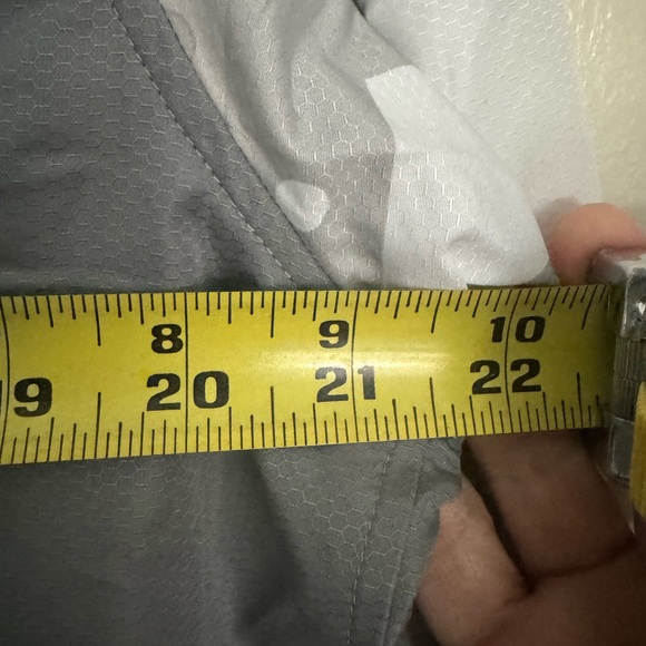 UNDER ARMOUR 1/4 Zip Hooded Windbreaker - Men's Size Medium - Gray Camo - Picture 11 of 13